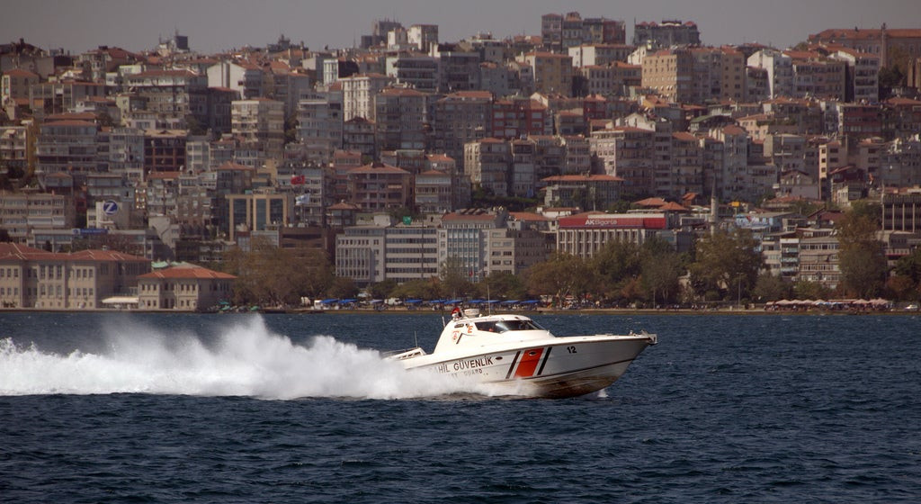 Ρωσικό φορτηγό βυθίζει σκάφος της τουρκικής ακτοφυλακής στον Βόσπορο! 3 Τούρκοι νεκροί (βίντεο)